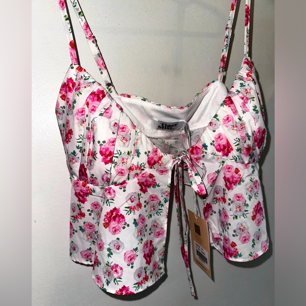 TAGS ON Tiger Mist Cropped Tank - White w/ Pink & Red Flowers